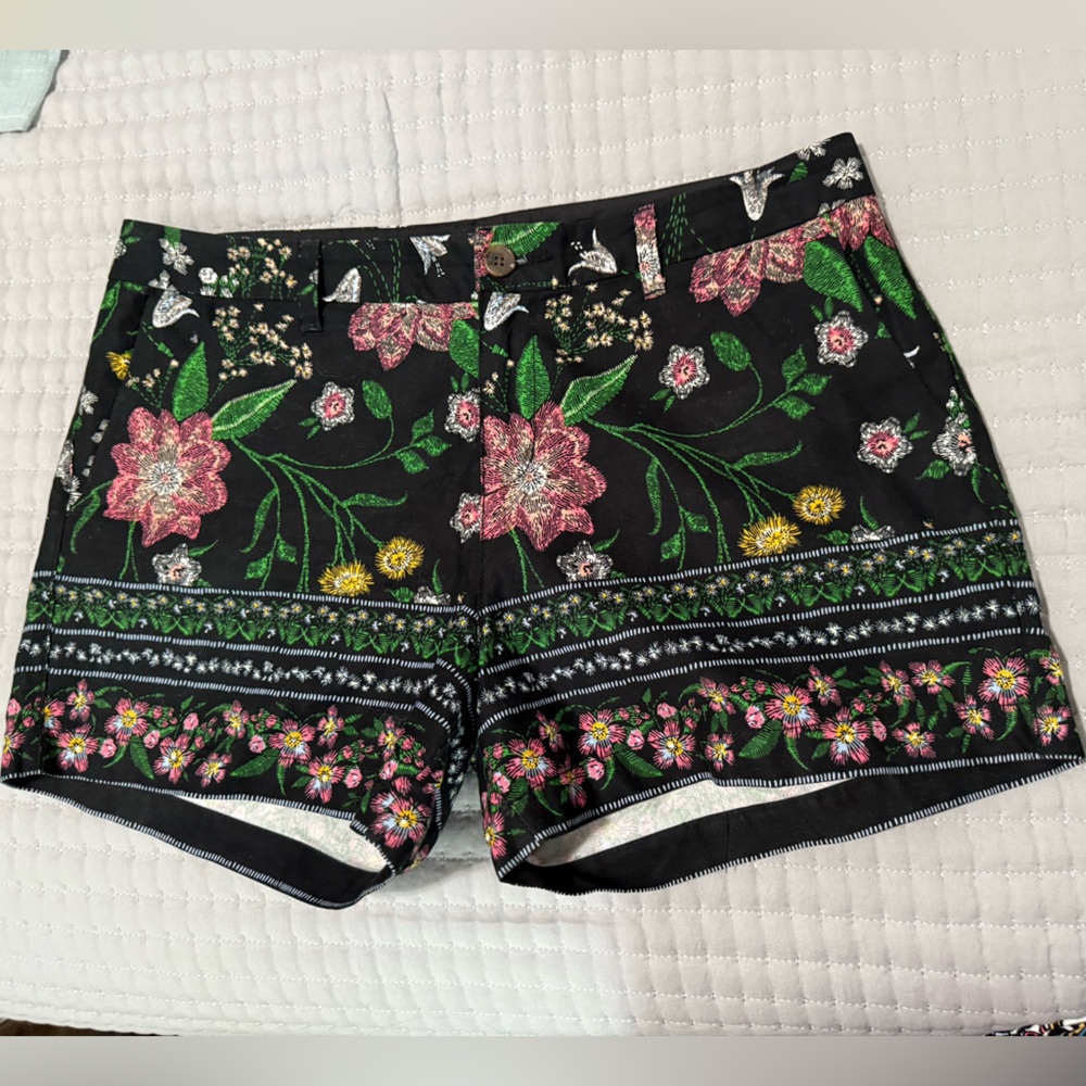 Old Navy Black Floral shorts